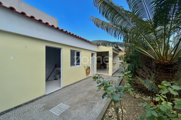 Moradia T6 para Venda em Ponta Delgada (São Sebastião) Foto 23