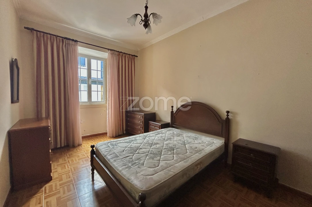 Moradia T6 para Venda em Ponta Delgada (São Sebastião) Foto 4