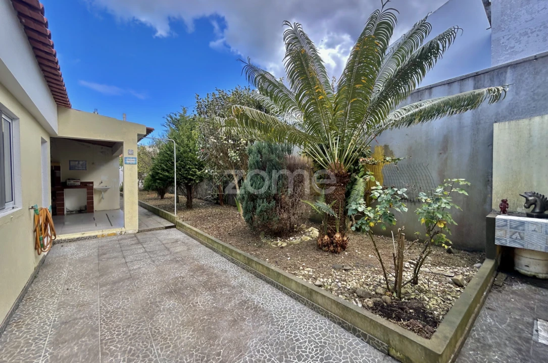 Moradia T6 para Venda em Ponta Delgada (São Sebastião) Foto 23