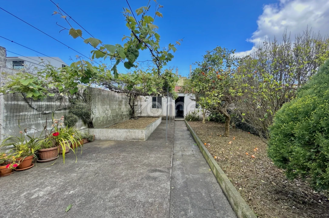 Moradia T6 para Venda em Ponta Delgada (São Sebastião) Foto 29