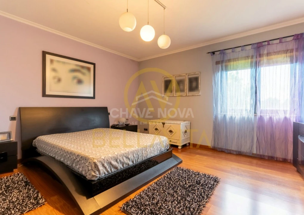 Moradia T4 para Venda em Vilarandelo Foto 13