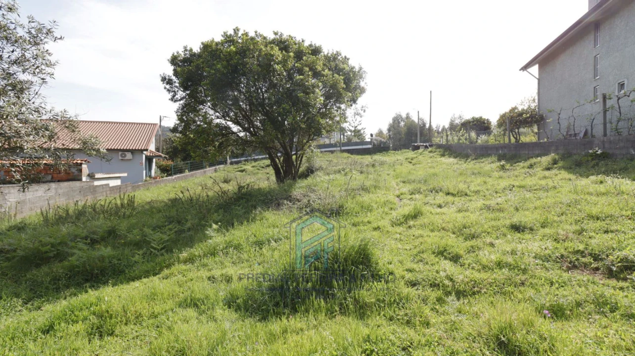 Terreno Misto para Venda em Melres e Medas Foto 11