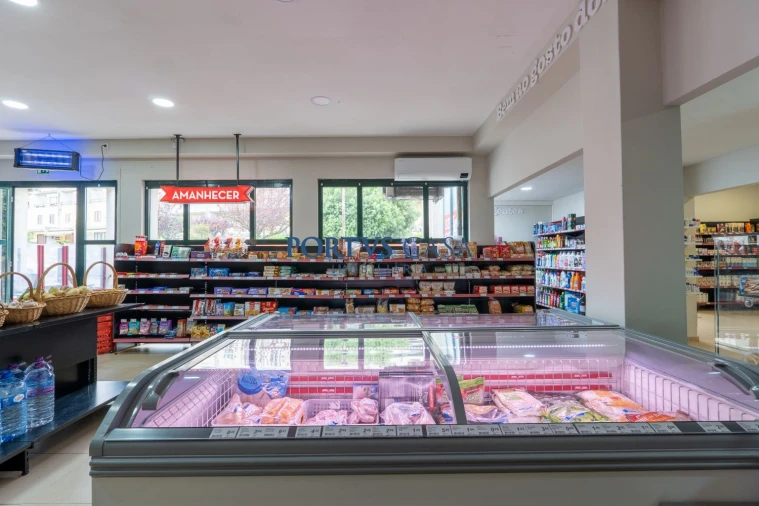 Loja para Trespasse em Matosinhos e Leça da Palmeira Foto 12