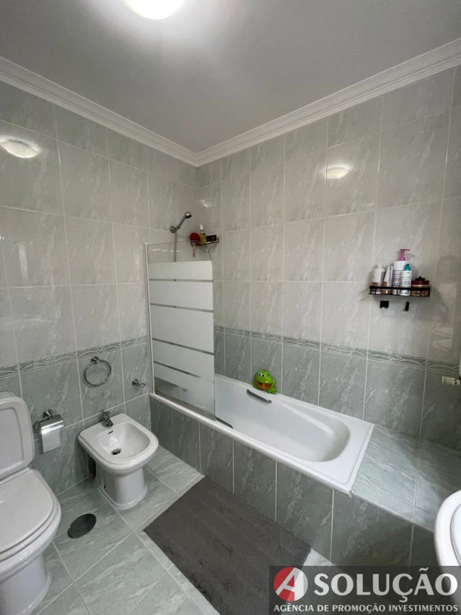 Apartamento T3 para Venda em Mafamude e Vilar do Paraíso Foto 25