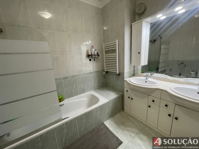 Apartamento T3 para Venda em Mafamude e Vilar do Paraíso Foto 23