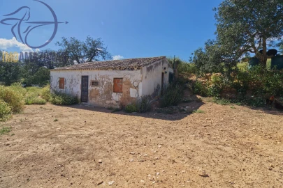 Moradia T3 para Venda em Estômbar e Parchal