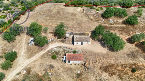 Moradia T3 para Venda em Estômbar e Parchal
