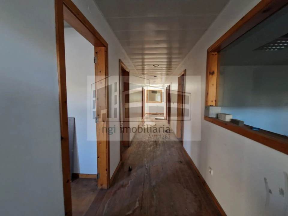 Loja para Venda em Santo Antão e São Julião do Tojal Foto 36