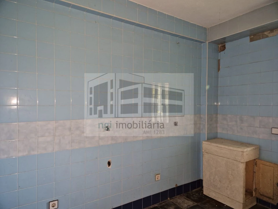 Loja para Venda em Santo Antão e São Julião do Tojal Foto 42