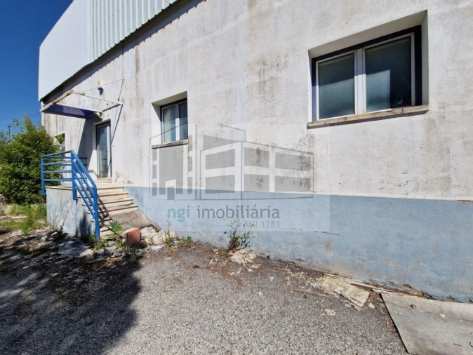 Loja para Venda em Santo Antão e São Julião do Tojal Foto 10