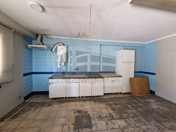 Loja para Venda em Santo Antão e São Julião do Tojal Foto 46