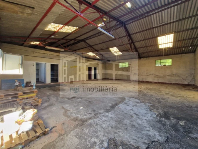 Loja para Venda em Santo Antão e São Julião do Tojal Foto 6