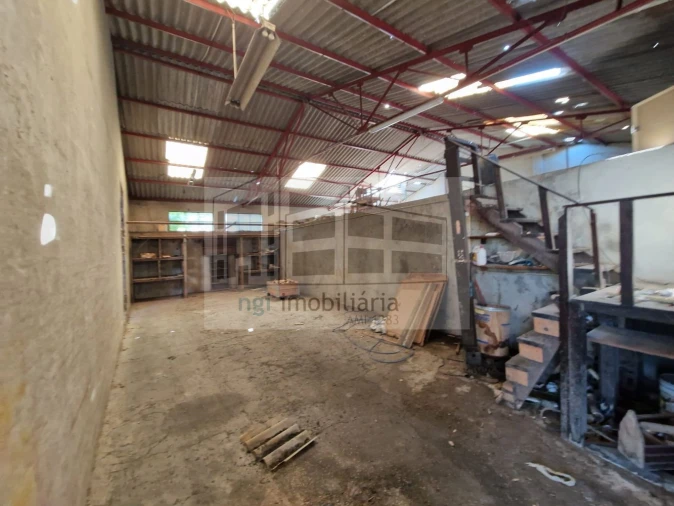 Loja para Venda em Santo Antão e São Julião do Tojal Foto 7