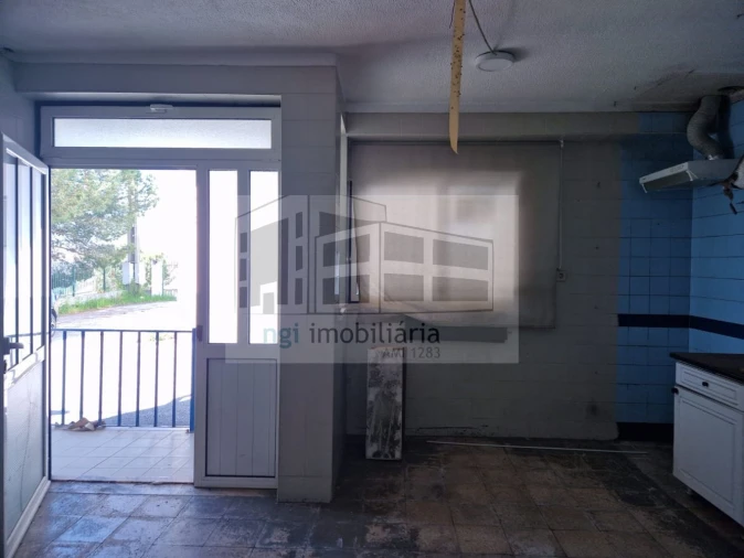 Loja para Venda em Santo Antão e São Julião do Tojal Foto 39