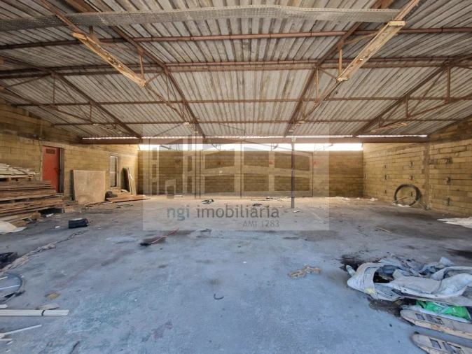 Loja para Venda em Santo Antão e São Julião do Tojal Foto 2