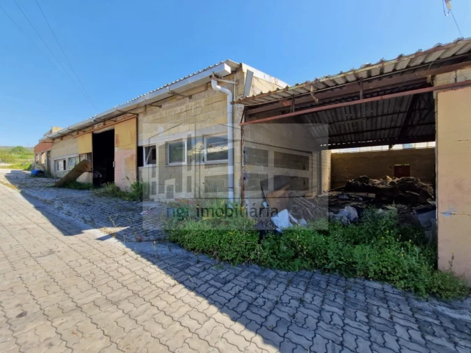 Loja para Venda em Santo Antão e São Julião do Tojal Foto 8