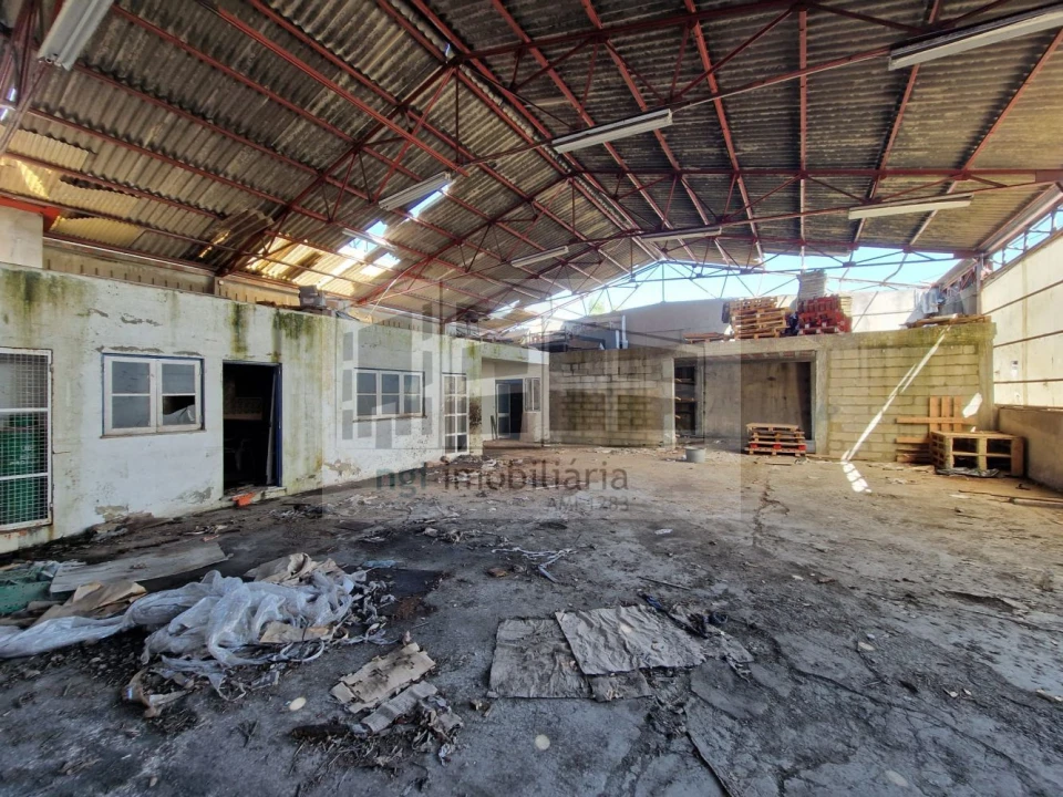 Loja para Venda em Santo Antão e São Julião do Tojal Foto 3