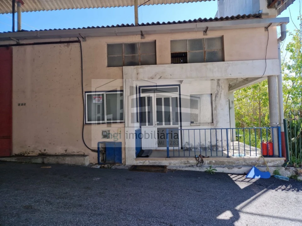 Loja para Venda em Santo Antão e São Julião do Tojal Foto 35