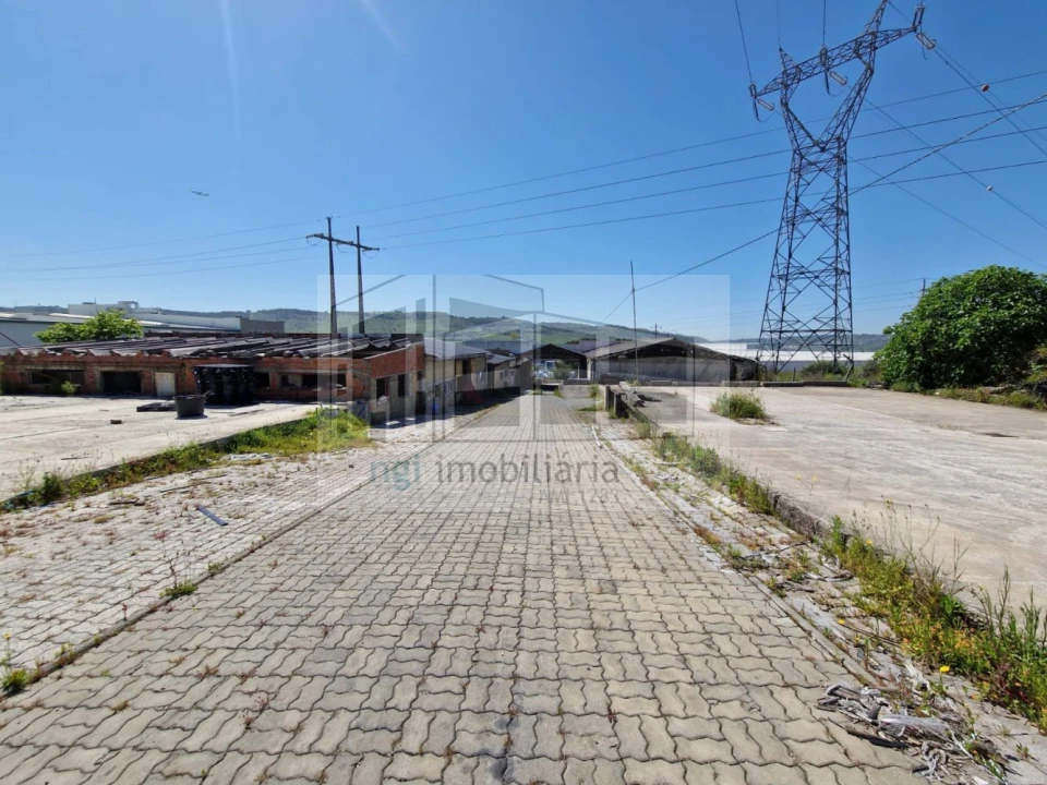 Loja para Venda em Santo Antão e São Julião do Tojal Foto 17
