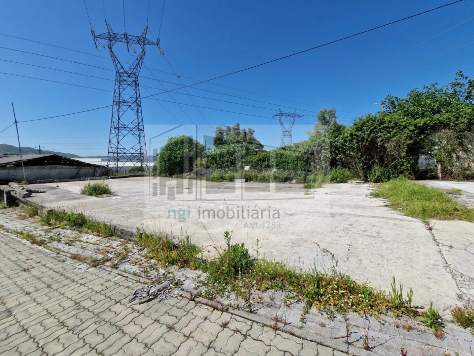 Loja para Venda em Santo Antão e São Julião do Tojal Foto 12