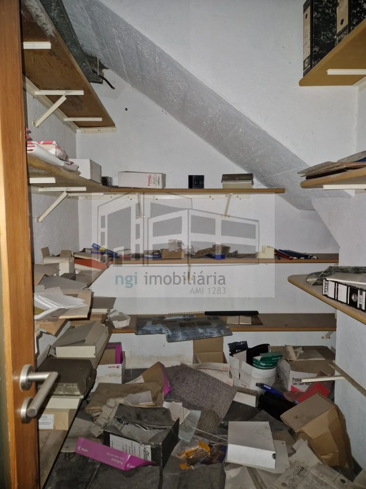 Loja para Venda em Santo Antão e São Julião do Tojal Foto 27