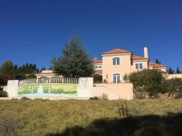 Moradia T7 para Venda em Queluz e Belas