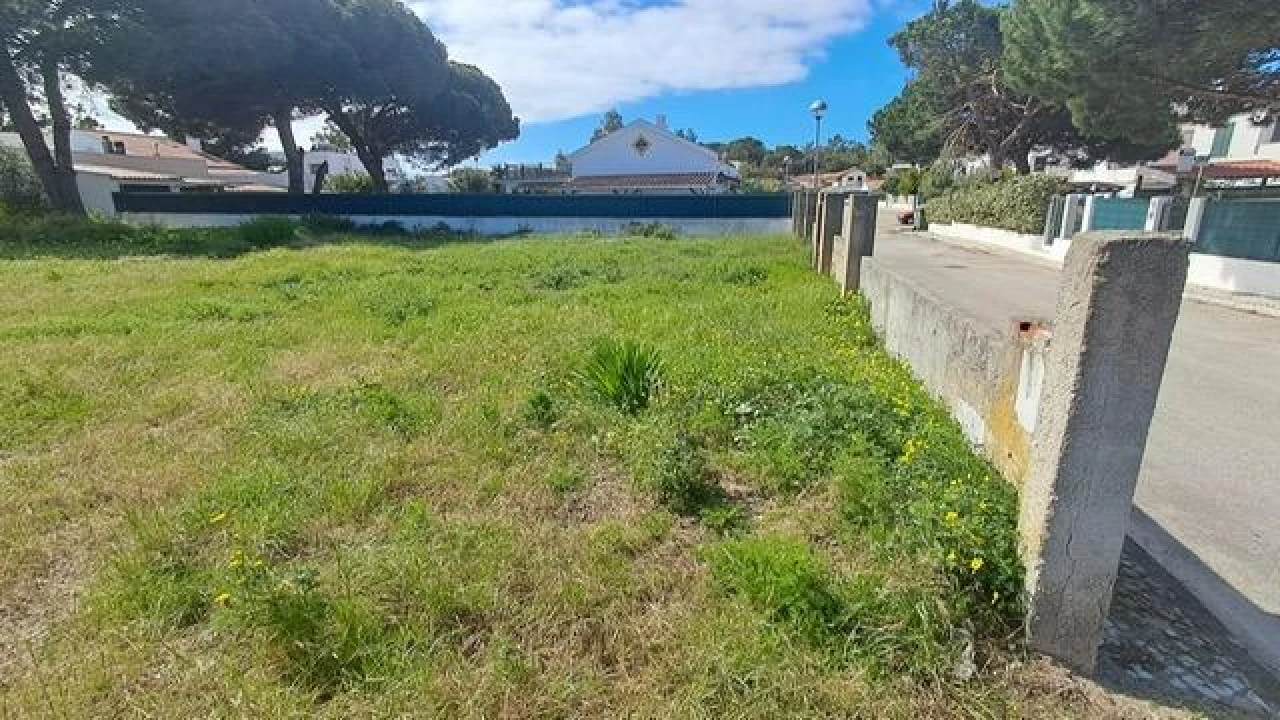 Terreno para Venda em Sesimbra (Castelo) Foto 1