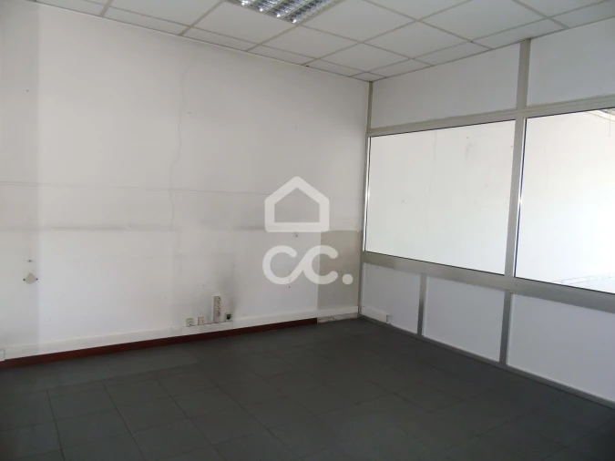 Armazém para Venda em Santo Tirso, Couto (Santa Cristina e São Miguel) e Burgães Foto 4