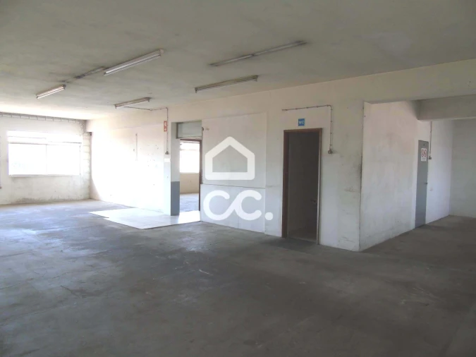 Armazém para Venda em Santo Tirso, Couto (Santa Cristina e São Miguel) e Burgães Foto 12