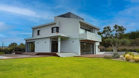 Moradia T7 para Venda em Quarteira