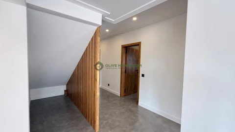 Moradia T7 para Venda em Quarteira