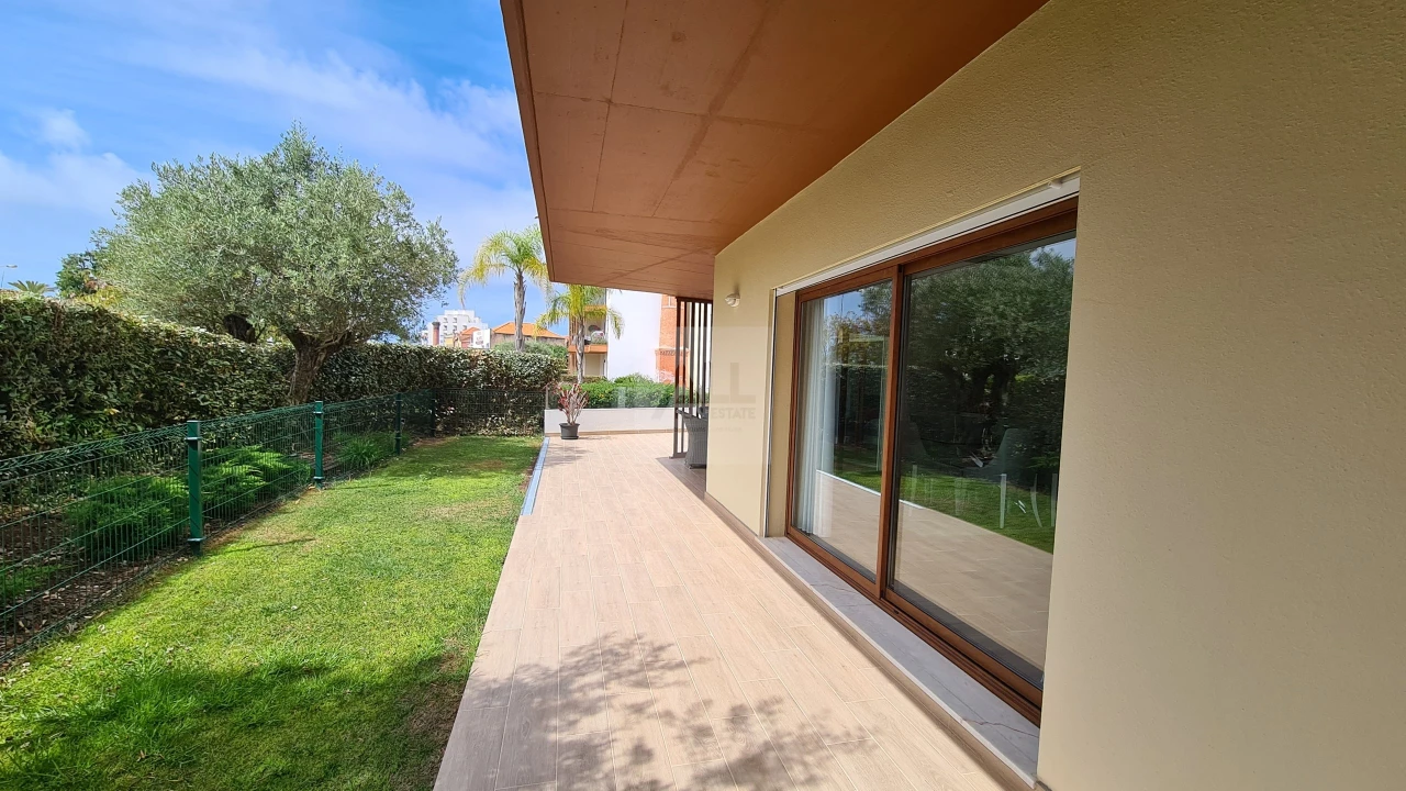 Apartamento T4 para Venda em Portimão Foto 39