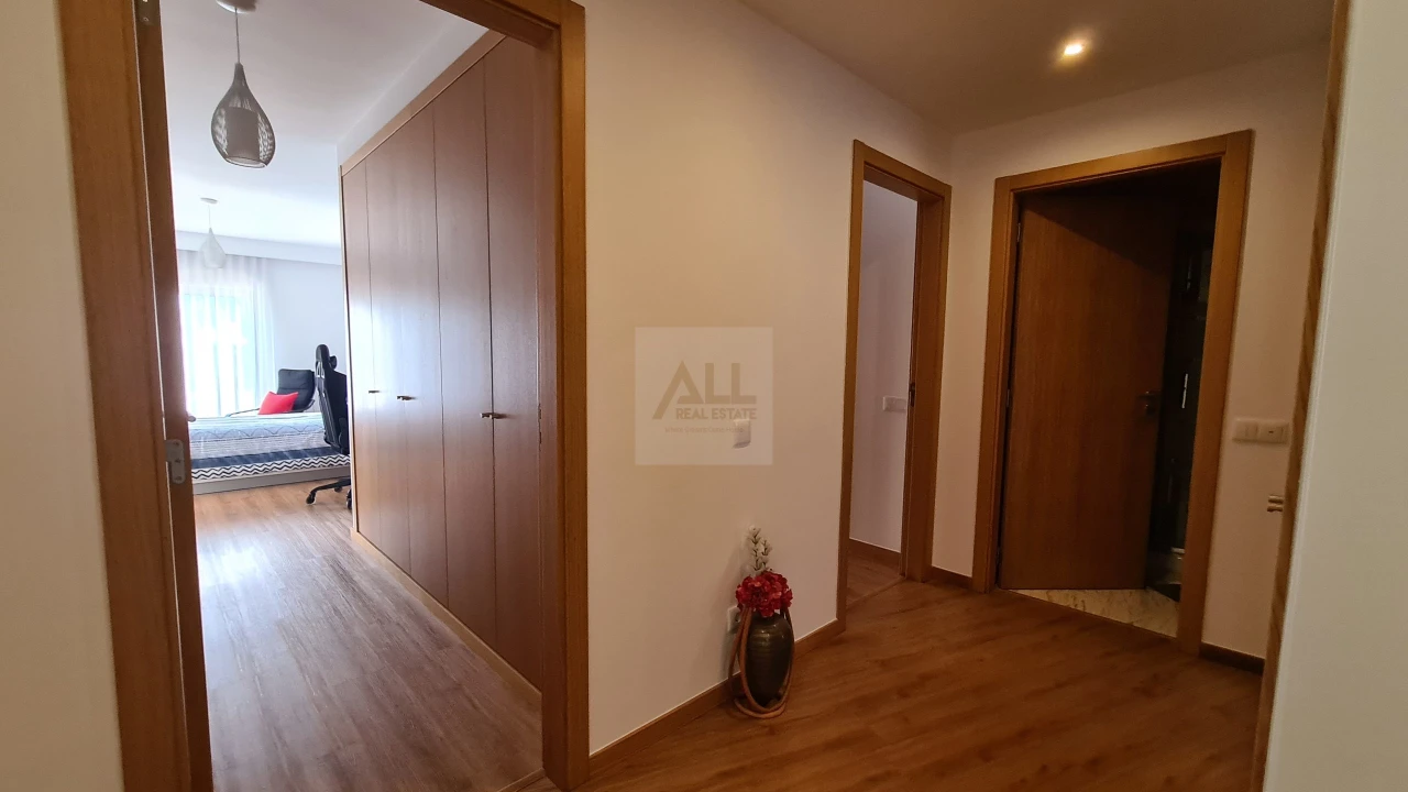 Apartamento T4 para Venda em Portimão Foto 30