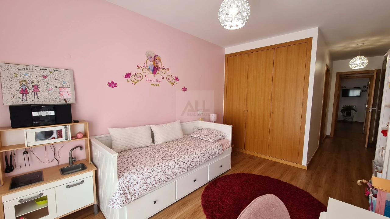 Apartamento T4 para Venda em Portimão Foto 32