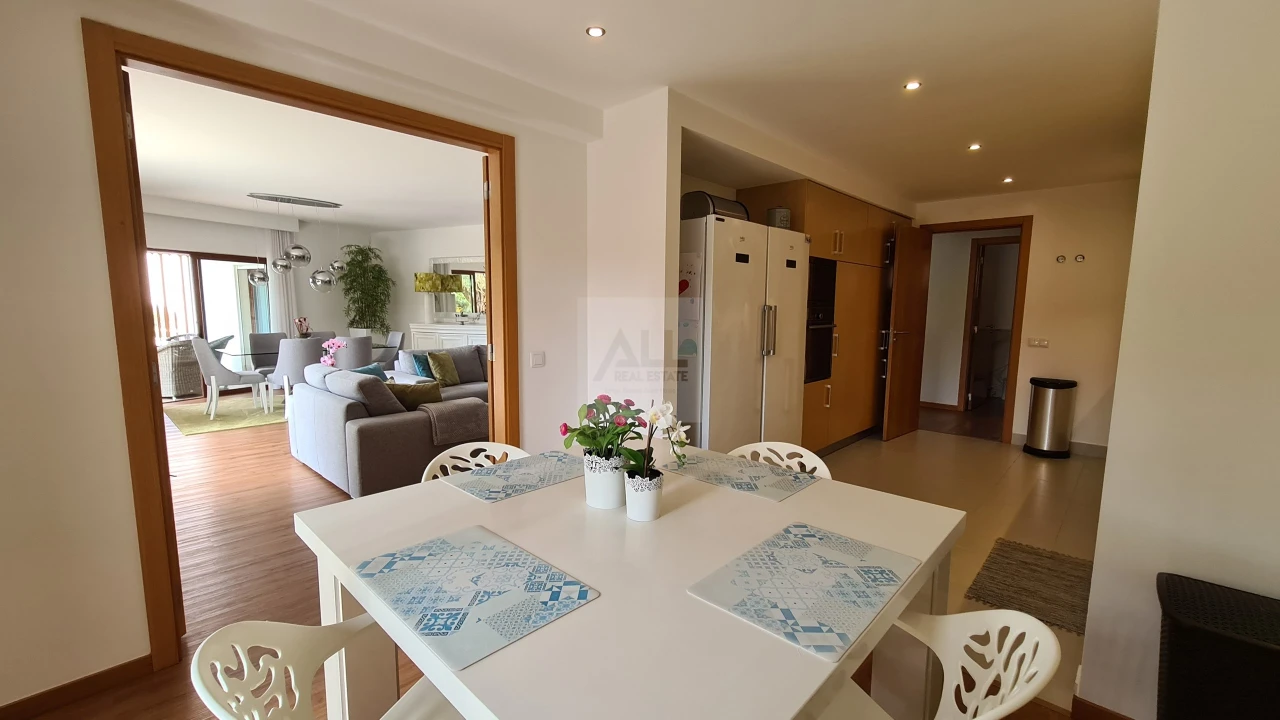 Apartamento T4 para Venda em Portimão Foto 20