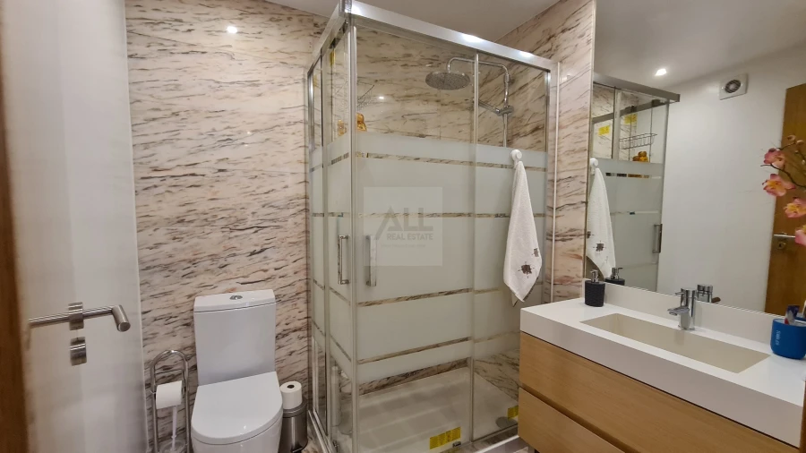 Apartamento T4 para Venda em Portimão Foto 35