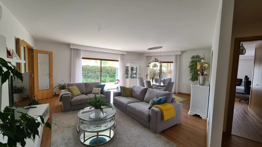 Apartamento T4 para Venda em Portimão Foto 7