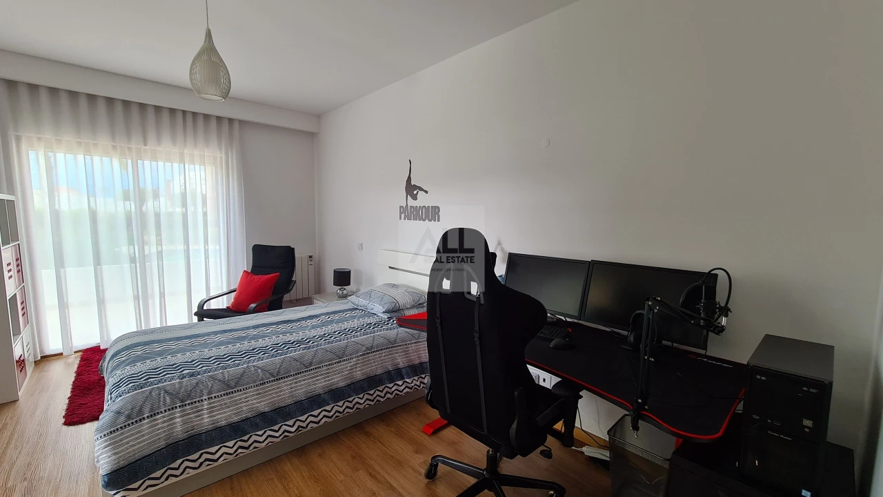 Apartamento T4 para Venda em Portimão Foto 26