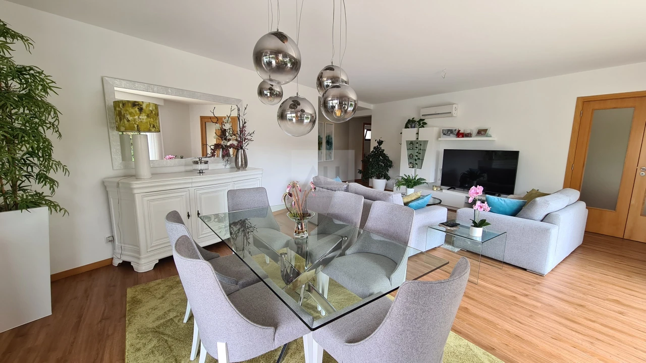 Apartamento T4 para Venda em Portimão Foto 12