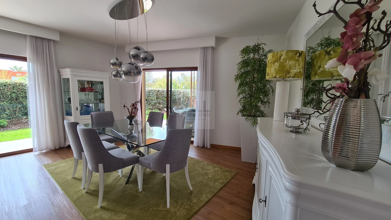 Apartamento T4 para Venda em Portimão Foto 11