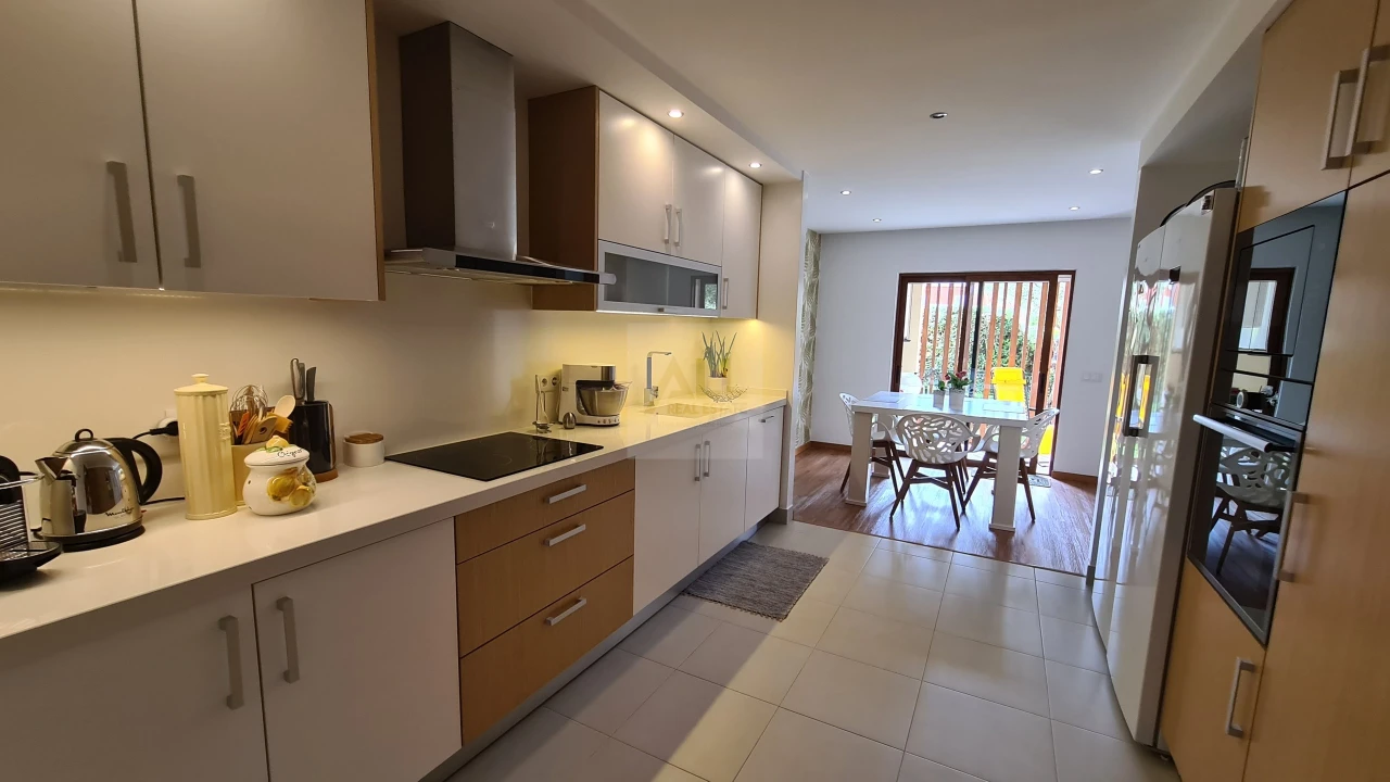 Apartamento T4 para Venda em Portimão Foto 14