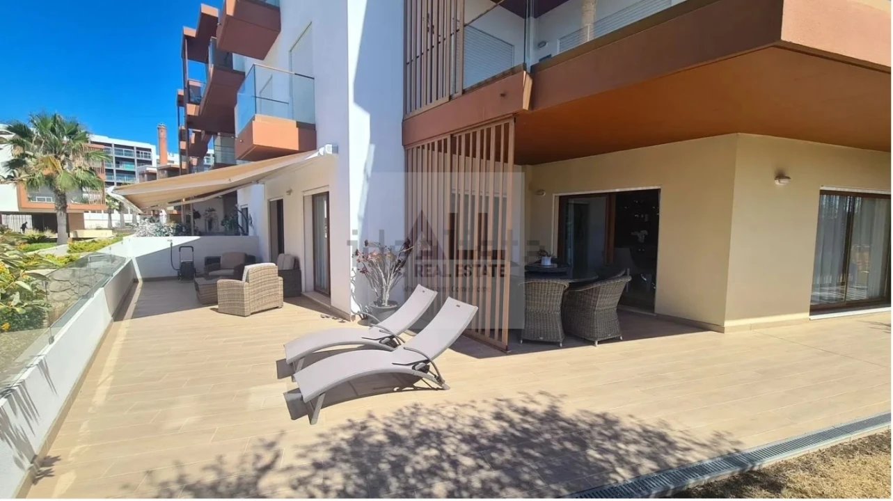 Apartamento T4 para Venda em Portimão Foto 44