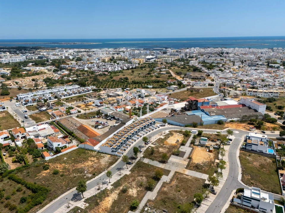 Moradia T3 para Venda em Quelfes Foto 4