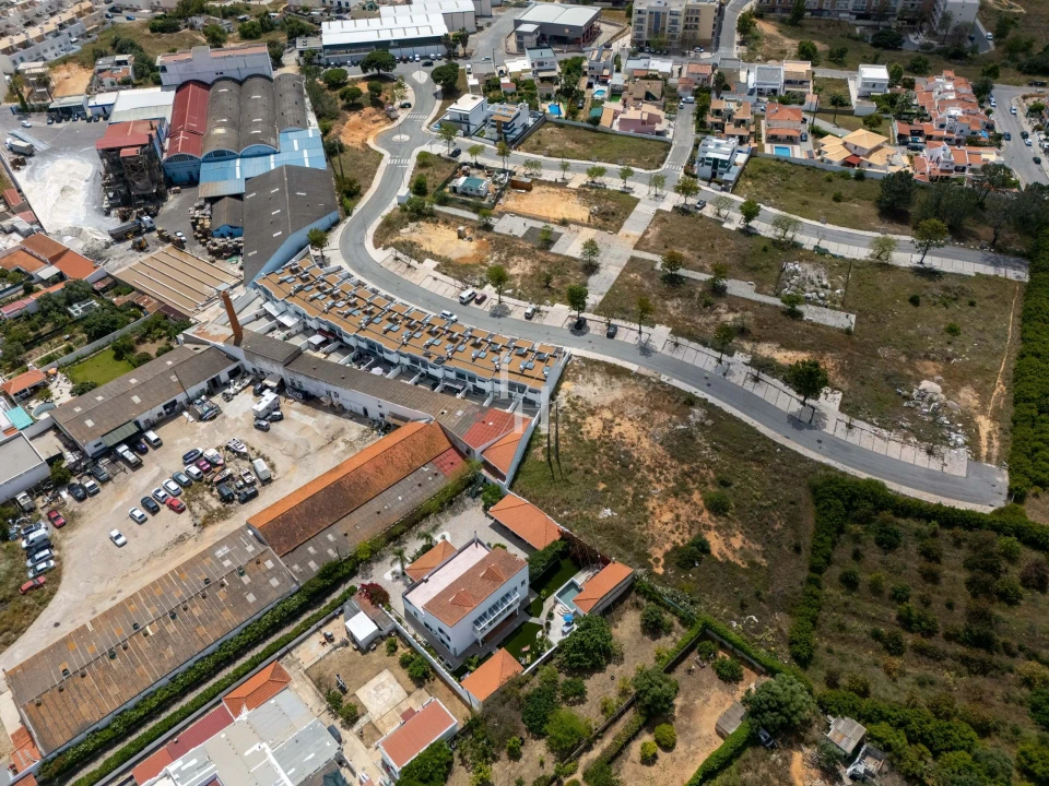Moradia T3 para Venda em Quelfes Foto 21