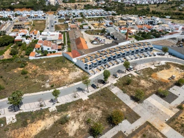 Moradia T3 para Venda em Quelfes
