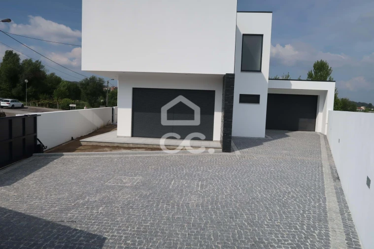 Moradia T3 para Venda em Louredo Foto 7