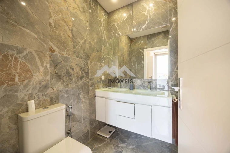 Moradia T3 para Venda em Cedofeita, Santo Ildefonso, Sé, Miragaia, São Nicolau e Vitória Foto 12