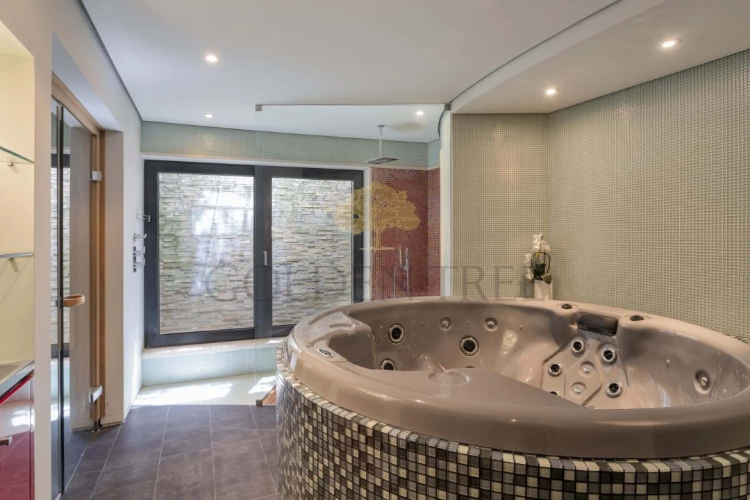 Moradia T5 para Venda em Almancil Foto 21