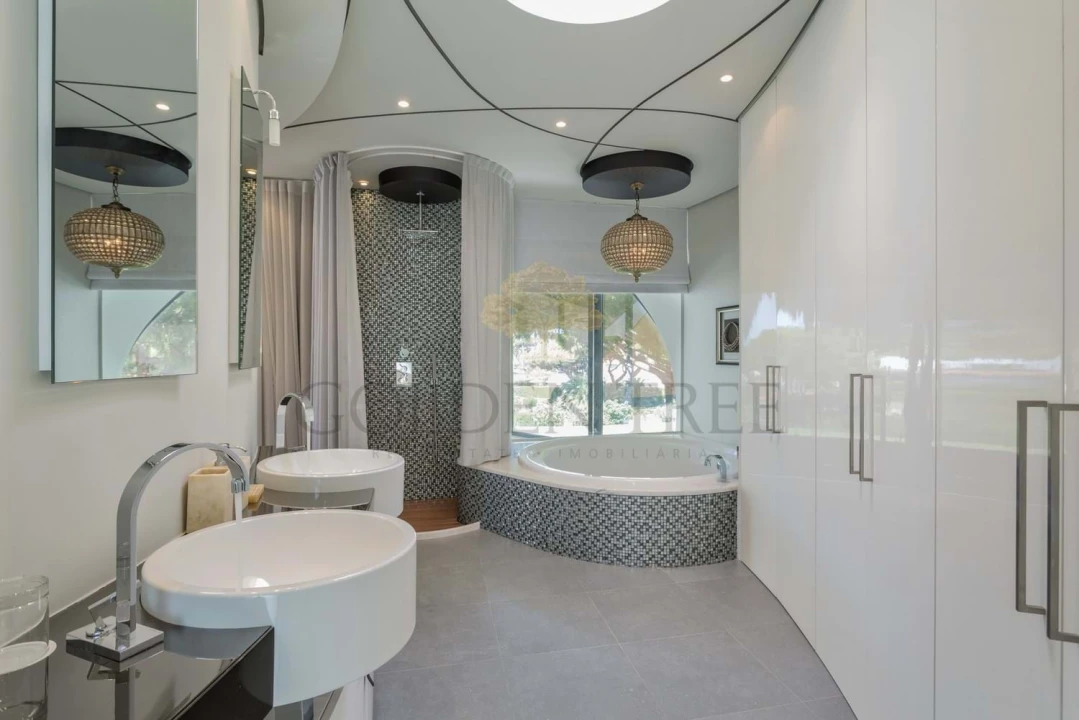 Moradia T5 para Venda em Almancil Foto 13