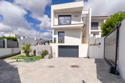 Moradia T4 para Venda em Alcabideche